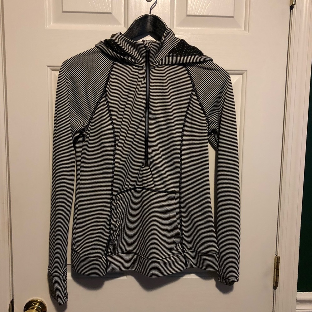 Long sleeve quarter zip athletic shirt S